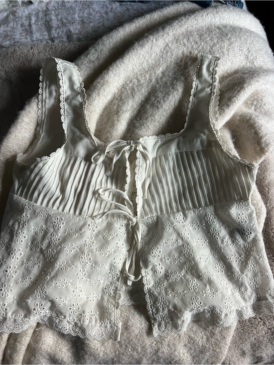 SHEIN Tops - SHEIN Ivory Eyelet Lace Tie-Front Camisole